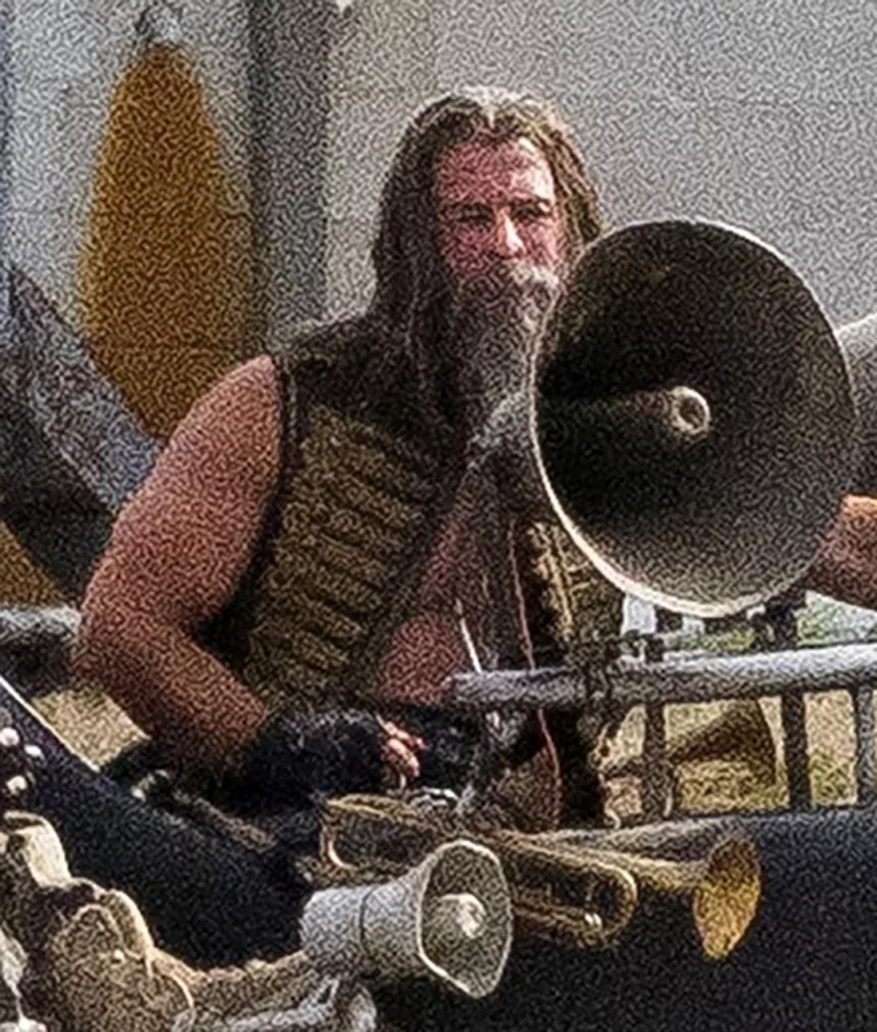 Furiosa Chris Vest