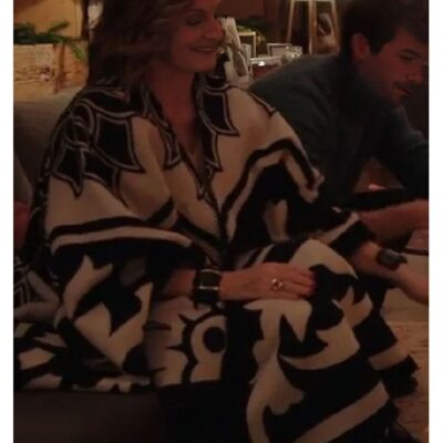 Emily In Paris S04 Louise Cape Coat
