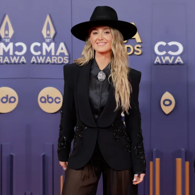 CMA-Awards-2024-Lainey-Wilson-Black-Blazer