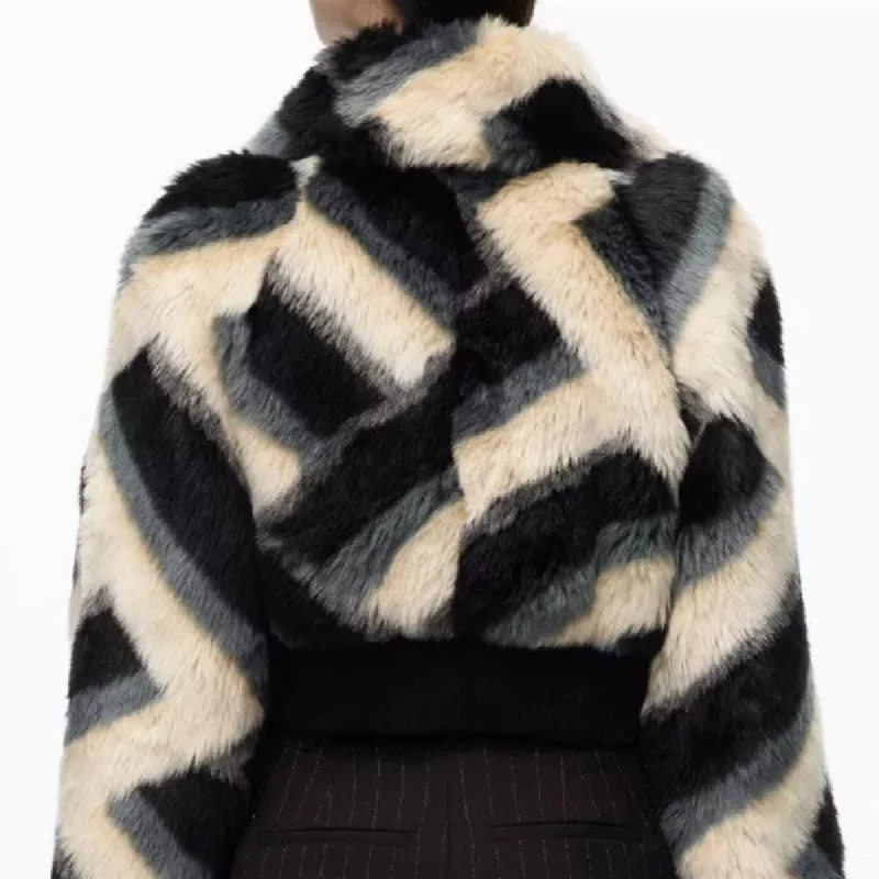 Morgan-Gillory-Kaitlin-Olson-Black-White-Jacquard-Jacket