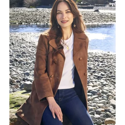 Murder-In-A-Small-Town-Cassandra-Lee-Brown-Coat
