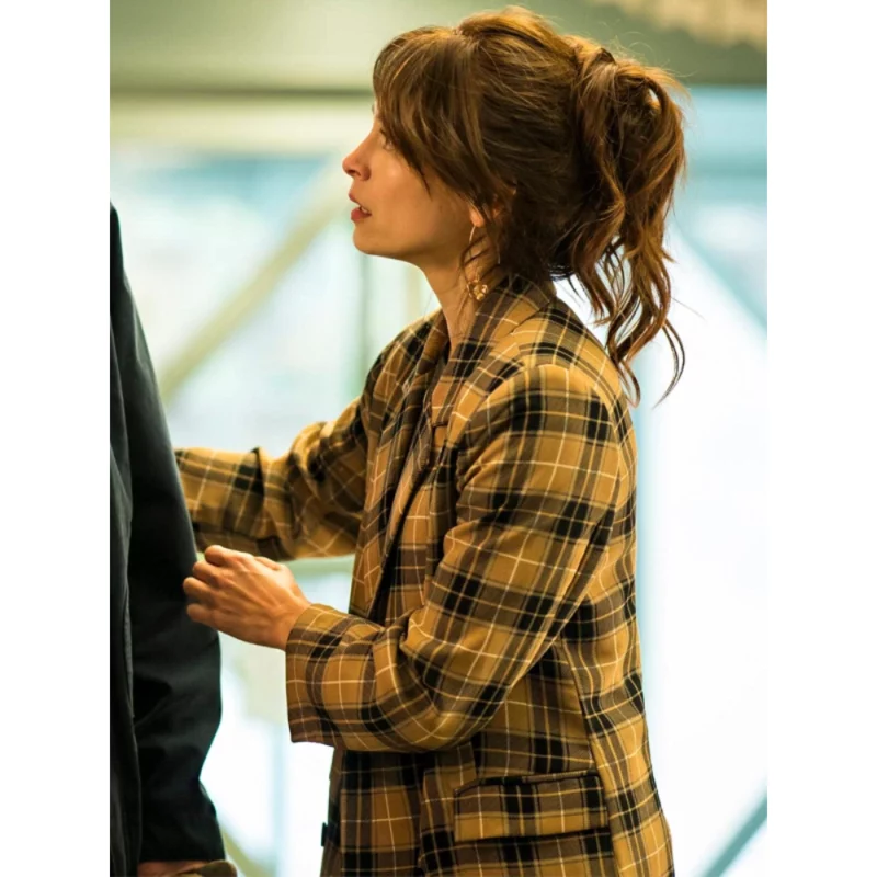Murder-In-A-Small-Town-Kristin-Kreuk-Checked-Blazer