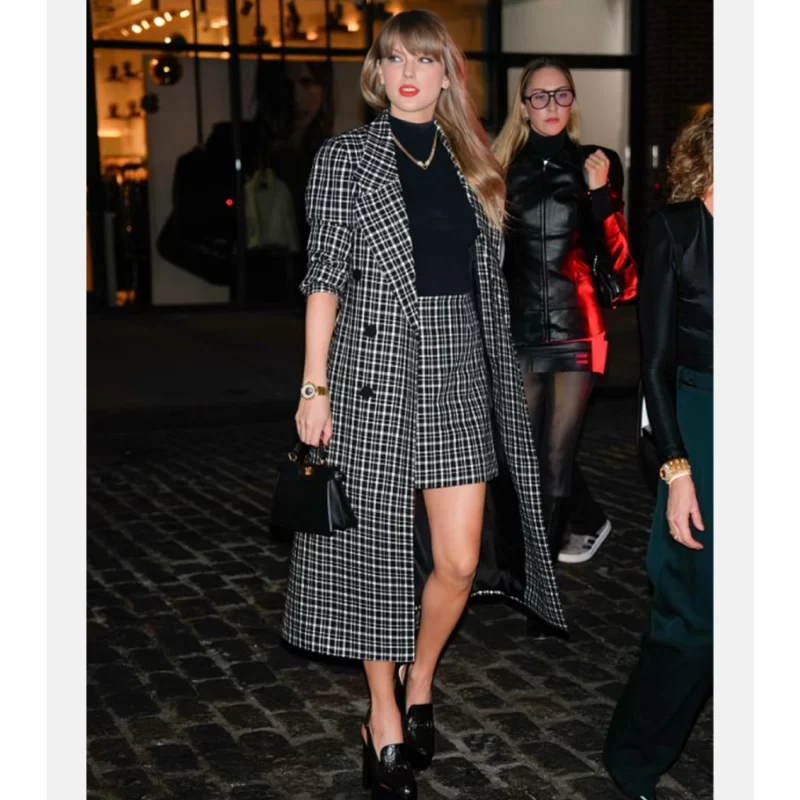 NYC-Girls-Night-Out-Taylor-Swift-Plaid-Coat