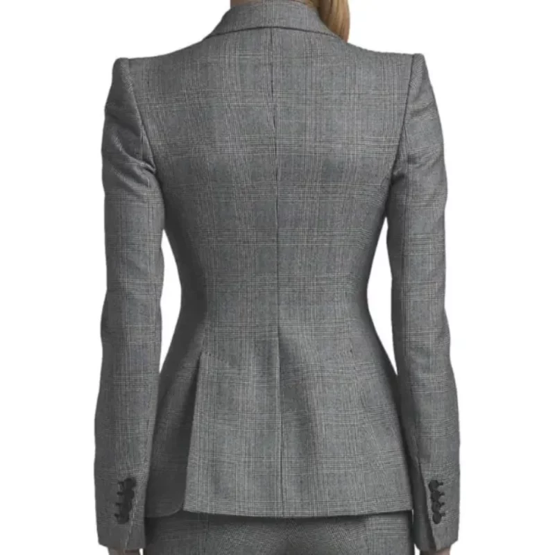 Yellowstone-S05-Beth-Dutton-Grey-Blazer
