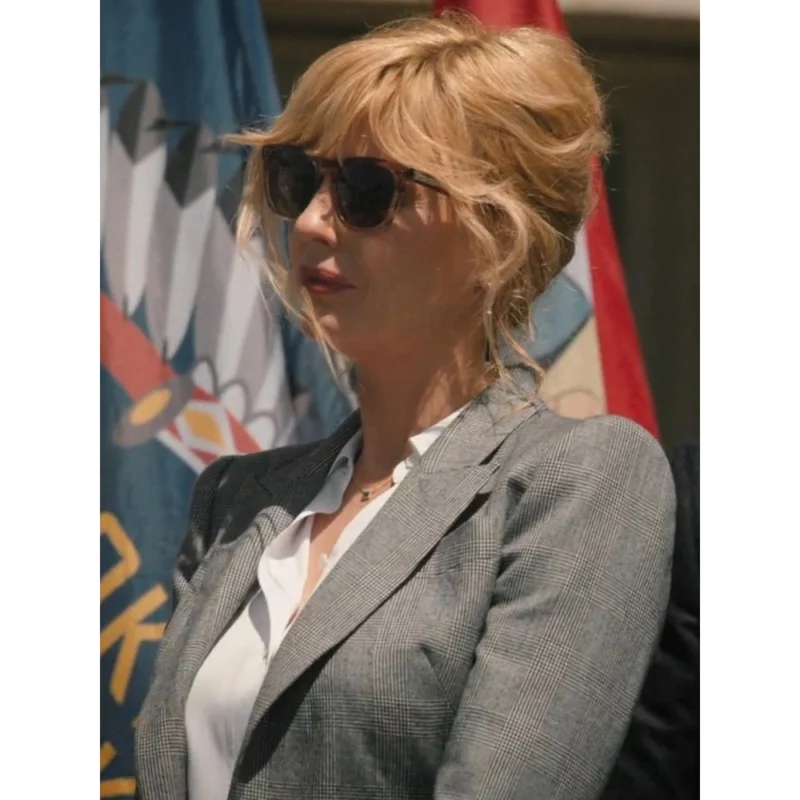 Yellowstone-S05-Kelly-Reilly-Grey-Blazer