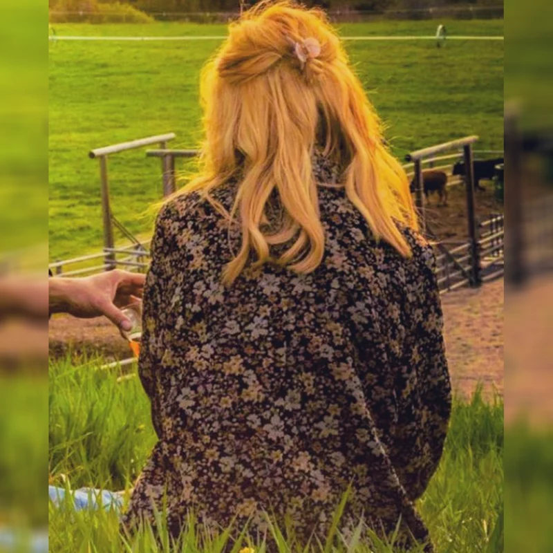 Yellowstone-Season-5-Beth-Dutton-Kelly-Reilly-Floral-Coat