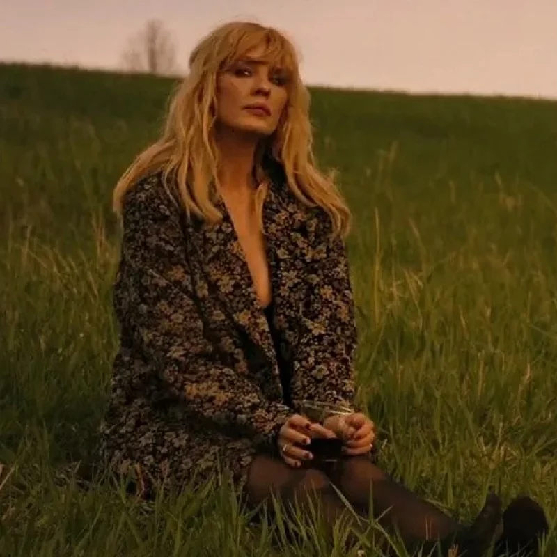 Yellowstone-Season-5-Kelly-Reilly-Floral-Coat