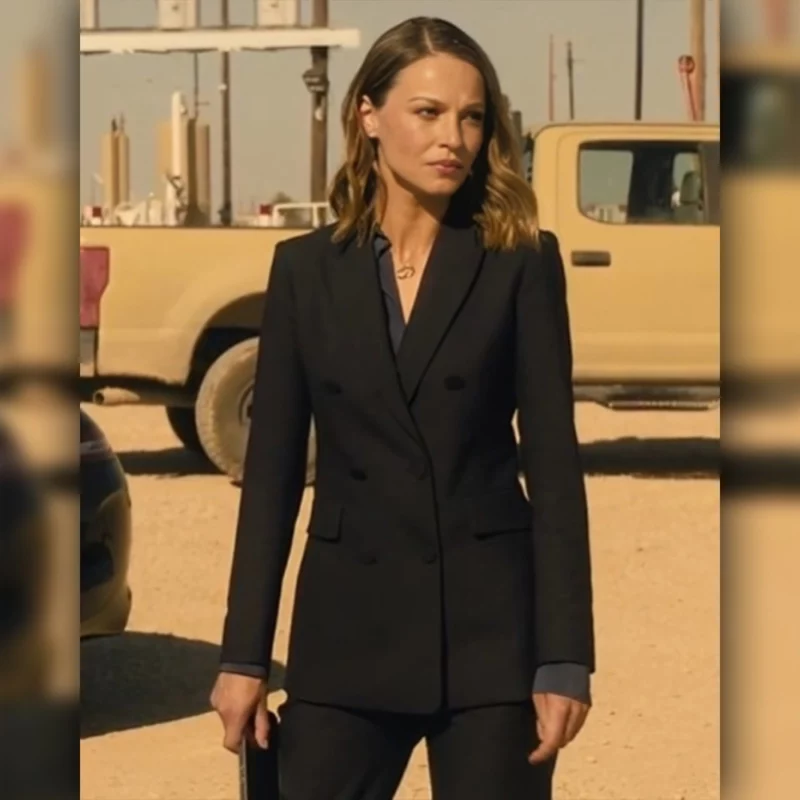 Landman Rebecca Falcone Kayla Wallaace Black Blazer