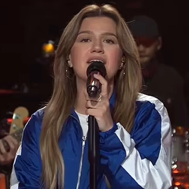 Kelly Clarkson All I Wanna Do Song Blue and White Jacket