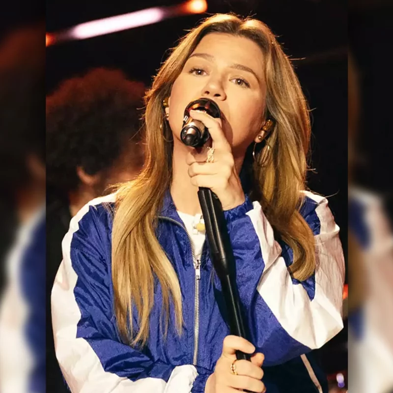 KellyClarkson All I Wanna Do Song Blue and White Jacket