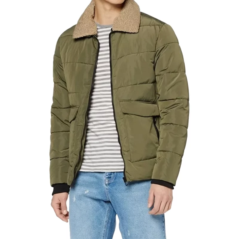 Resident Alien S04 Harry Vanderspeigle Alan Tudyk Green Jacket
