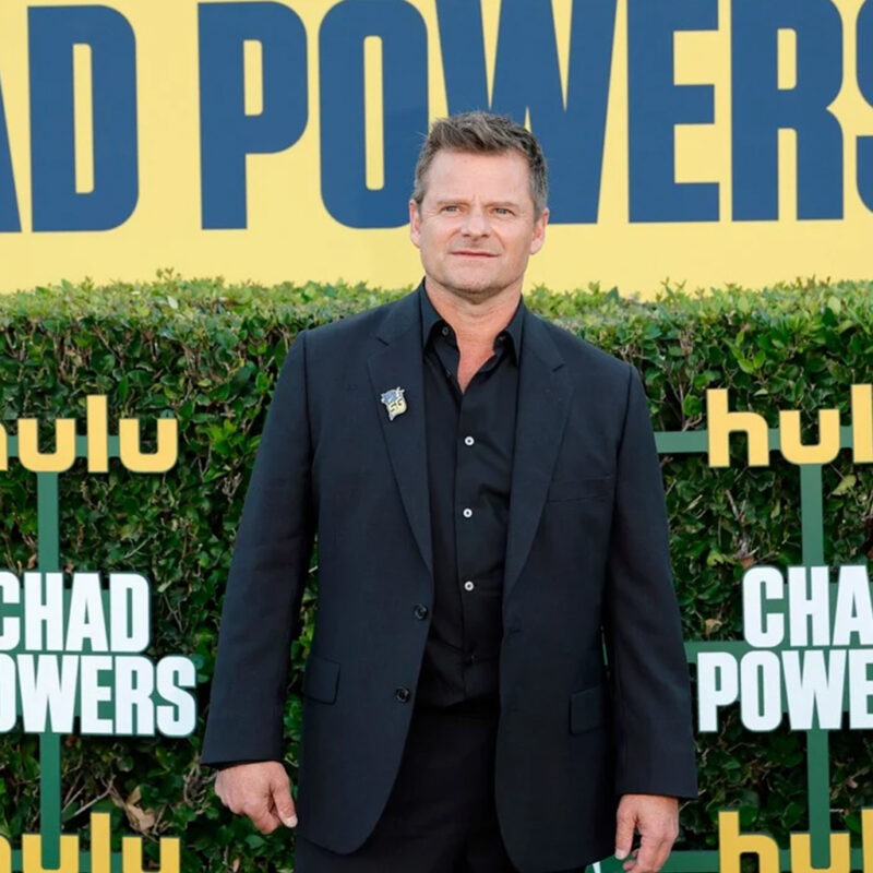 Chad Powers Premiere Zahn Blazer