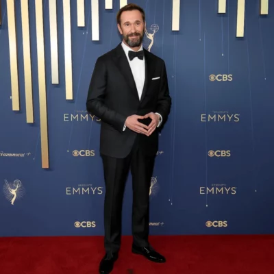 Noah Wyle First Emmy Award Suit