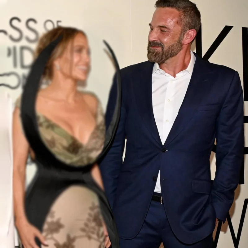 Ben Affleck Red Kiss the Spider Woman Premiere Blazer
