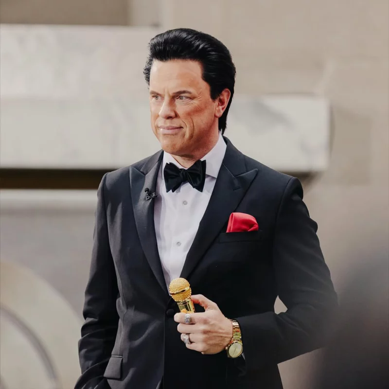 Willie Geist Halloween 25 Suit