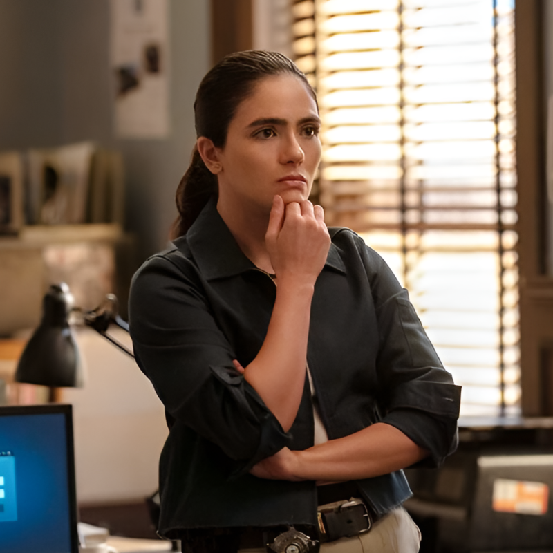 Arienne Mandi Chicago PD S13 Eva Imani Cropped Black