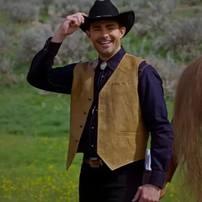 Finding Mr. Christmas S02 Jonathan Bennett Vest