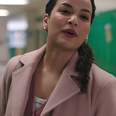Mistletoe Murders S02 Carrie Pink Coat