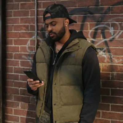 Beyond the Gates S02 Jacob Hawthorne Green Vest