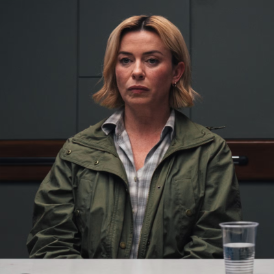 Gone S01 Eve Myles Green Jacket front view