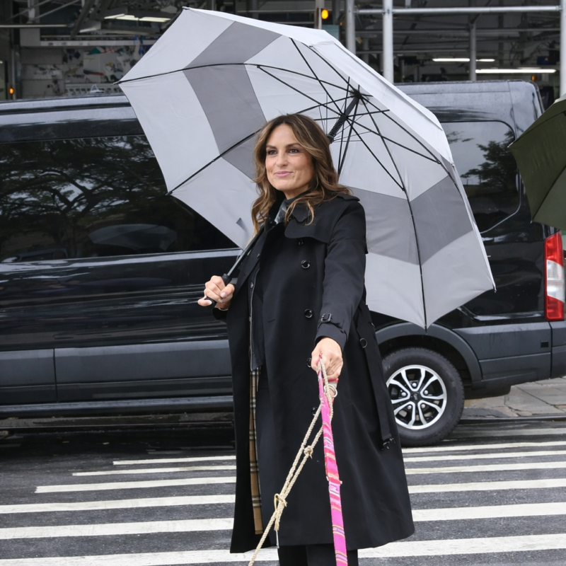 Law and Order SVU S27 Mariska Hargitay Black Trench Coat