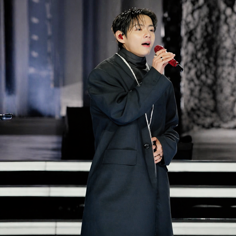 BTS The Come Back Live Kim Taehyung Blazer front view