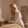 Running Point S02 Kate Hudson White Blazer front view