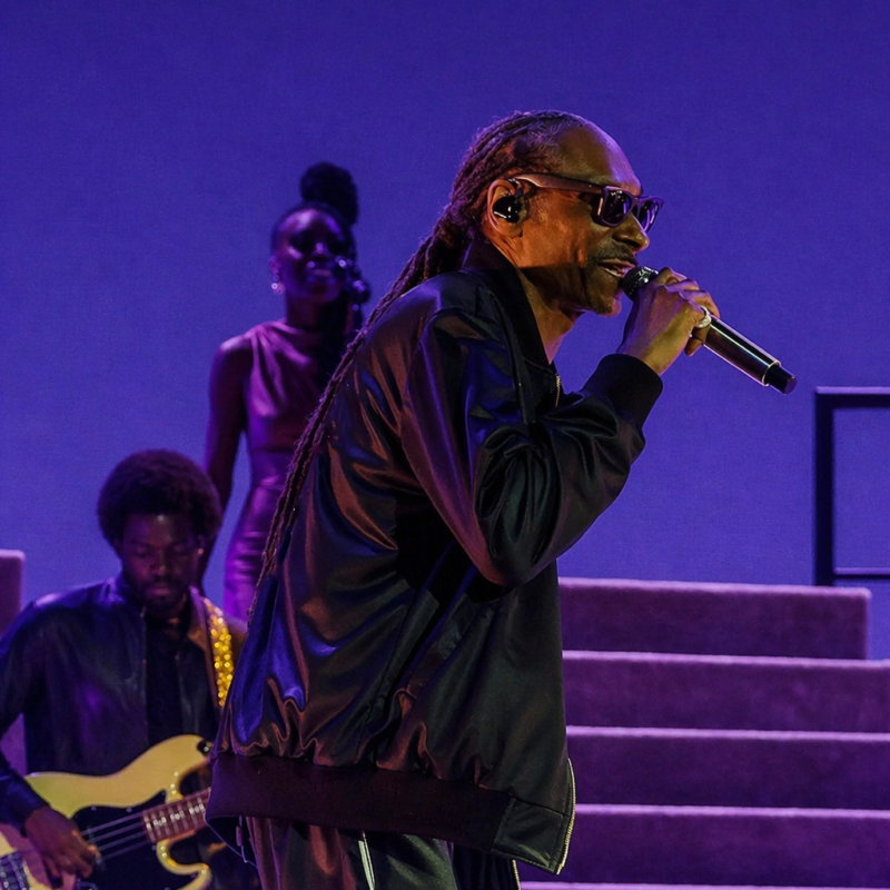 Coachella 2026 Snoop Dogg Jacket outfit look