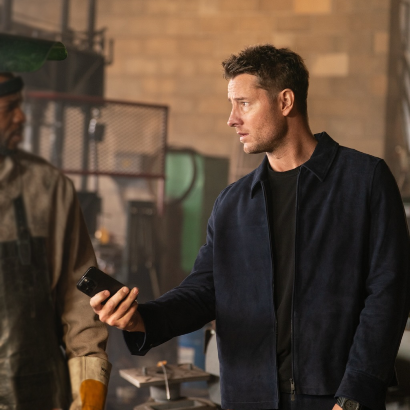 Tracker S03 Justin Hartley Blue Jacket street style