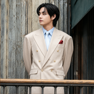 BTS National Palace Kim Taehyung Suit front view