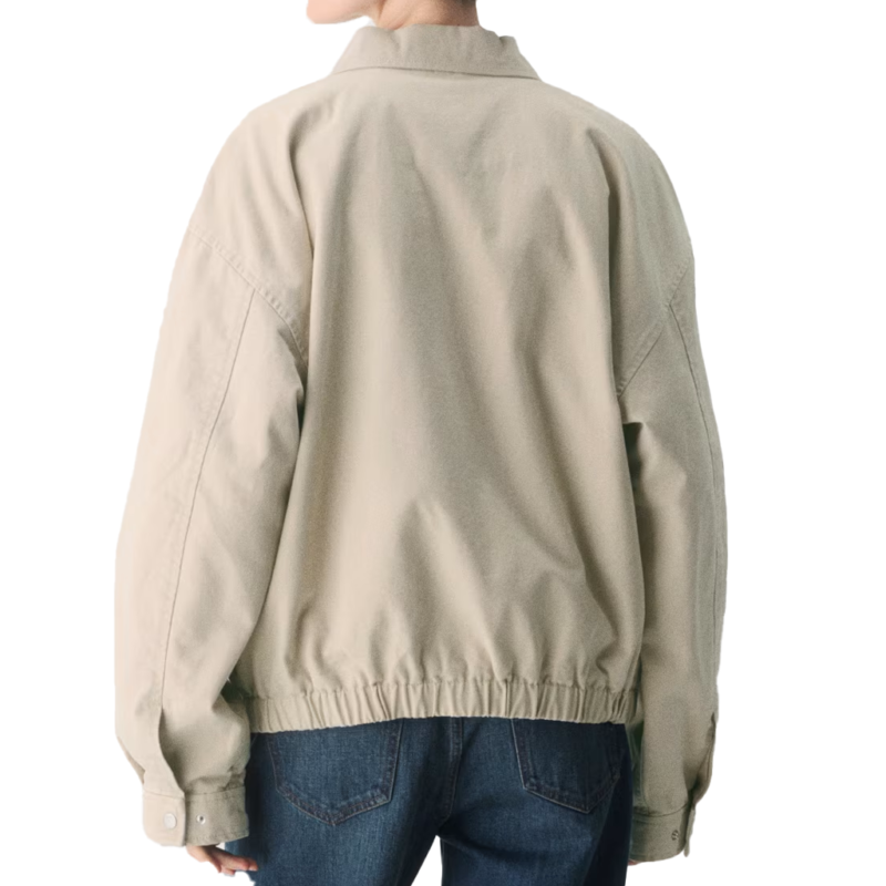Hacks S05 Ava Daniels Beige Jacket model style