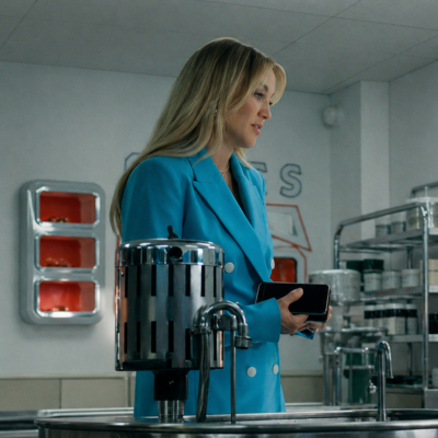 Running Point S02 Kate Hudson Blue Blazer front view