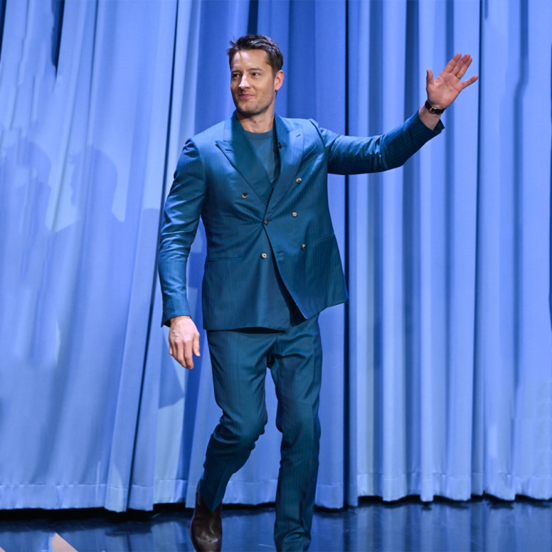 The Tonight Show Jimmy Fallon S13 Justin Hartley Suit street style