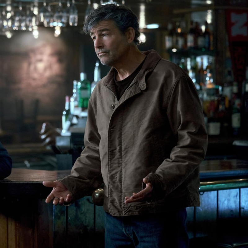 Lanterns S01 Kyle Chandler Brown Jacket