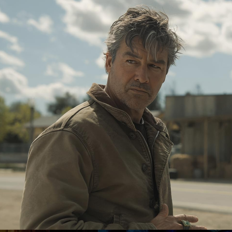 Lanterns S01 Kyle Chandler Brown Jacket