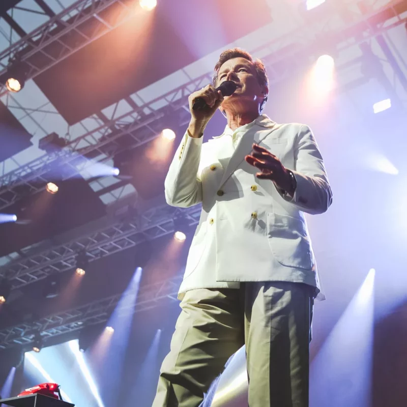 Lincoln Castle 2026 Rick Astley Blazer