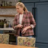 Leanne S02 Kristen Johnston Plaid Blazer