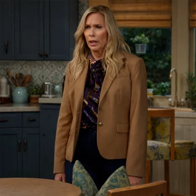 Leanne S02 Leanne Morgan Brown Blazer