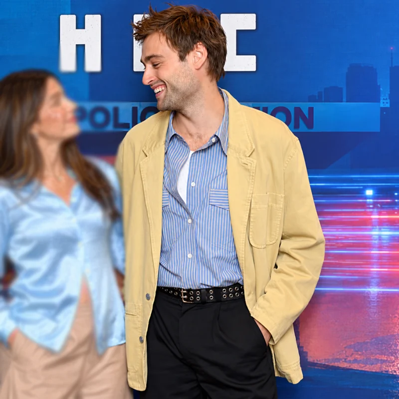 Photocall Event Douglas Booth Blazer