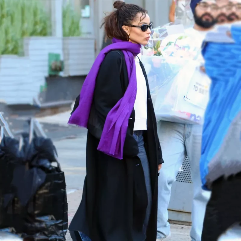 Die Alive Set Zoë Kravitz Black Coat