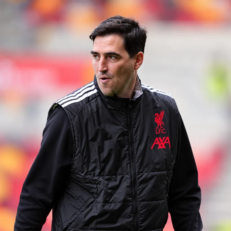 Liverpool Head 2026 Andoni Iraola Vest