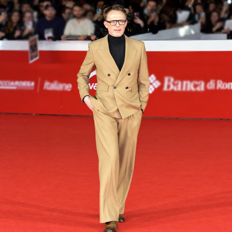 VisionQuest Event Paul Bettany Suit